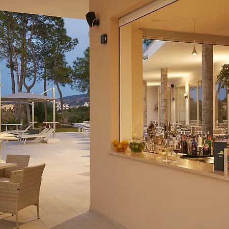 فندق Tui Blue Tropea 4*