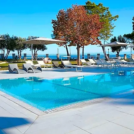 Tui Blue Tropea Отель 4*