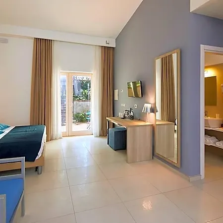 Tui Blue Tropea فندق 4*