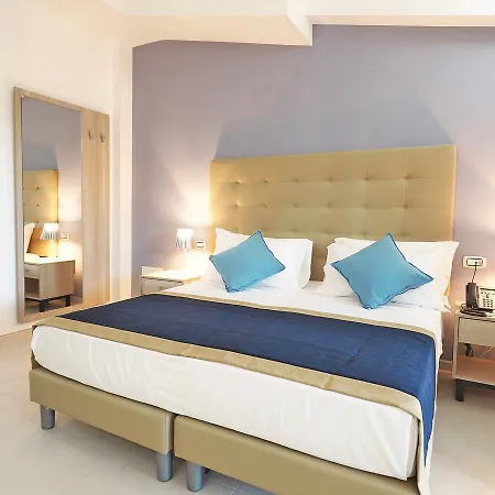 מלון Tui Blue Tropea