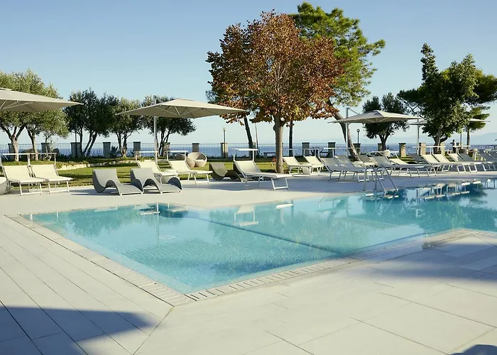 Tui Blue Tropea מלון