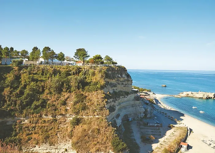 Tui Blue Tropea מלון